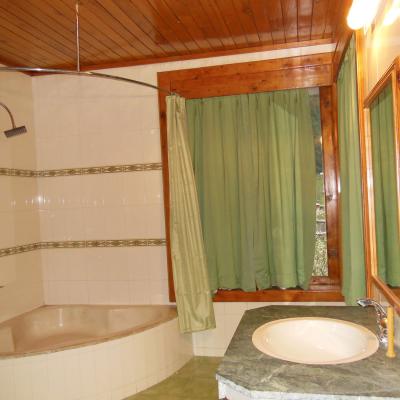 Apple Tree Premier Cottage No.6 - Four Bedroom Family Holiday Cottage in Manali